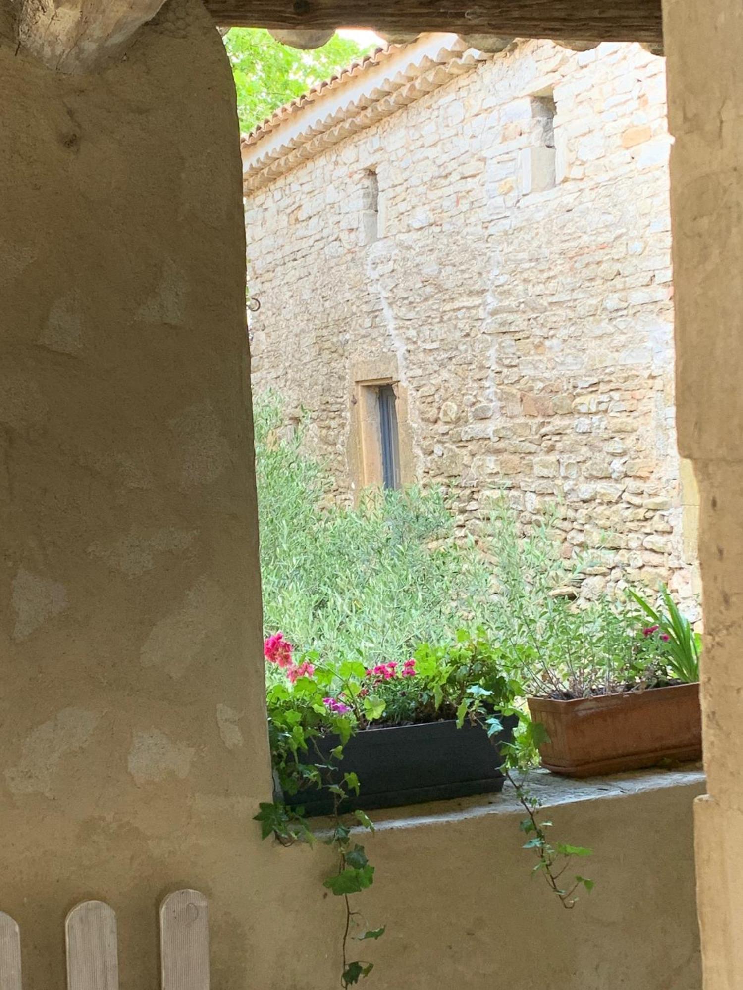 Magnanerie De Sainte Croix Hotel Ruang foto
